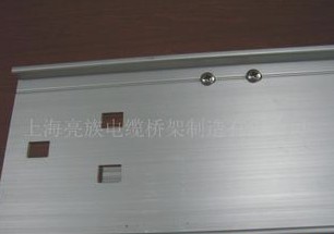 鍍鋅金屬橋架安裝質量管理與控製