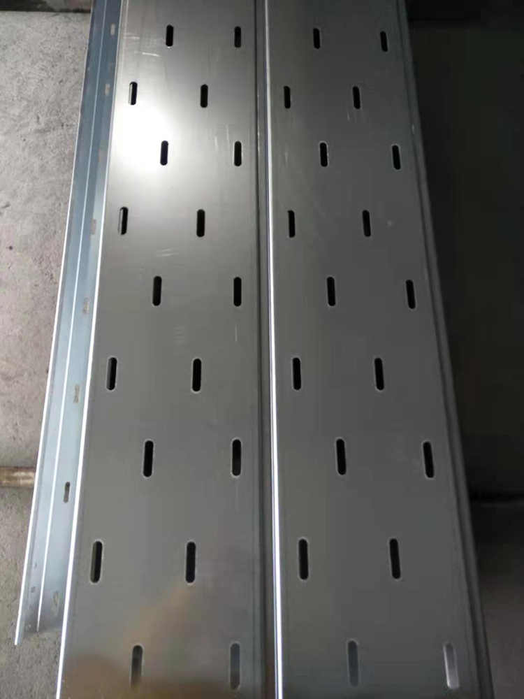 直通托盤式橋架在安裝後跟正式使用之間還需要哪些細微的調整