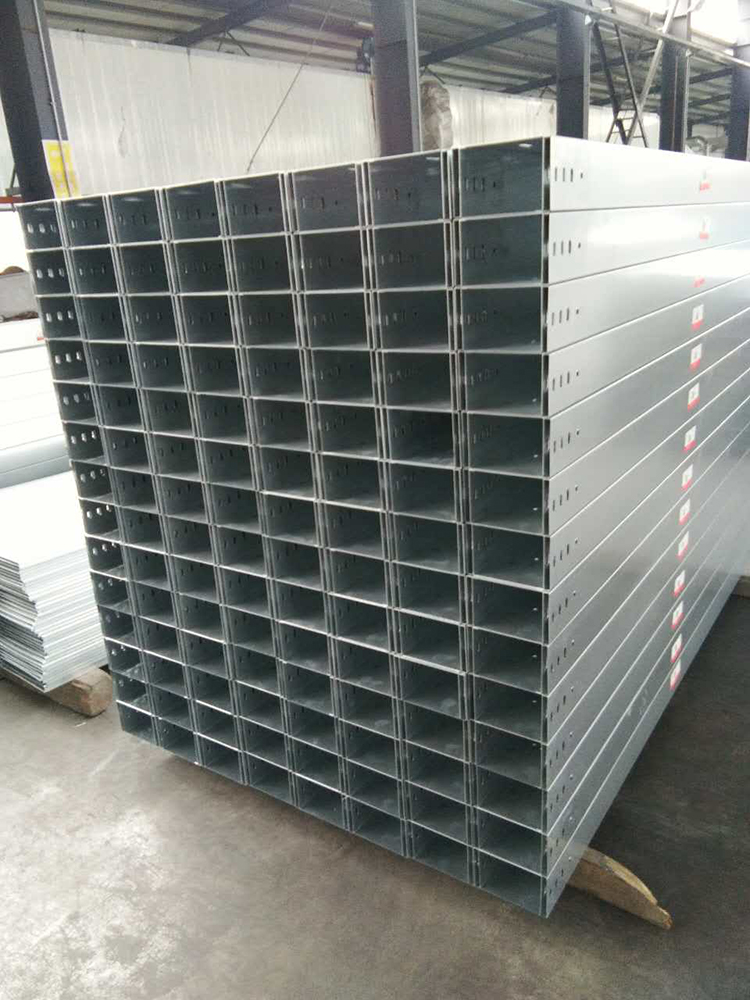 在槽式電纜橋架工作前就要嚴苛要求